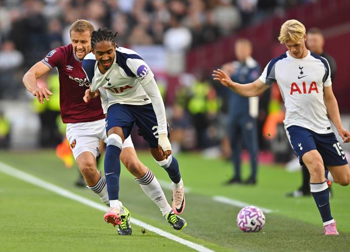 穆勒：孔帕尼的工作非常出色，本赛季观看拜仁比赛是种享受（穆勒盛赞孔帕尼执教出色：本赛季观看拜仁令人享受）