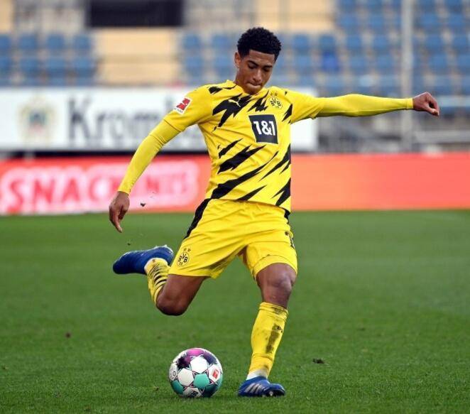 区域防守在足球战术中有什么作用，现在跟原来有哪些不同？（区域防守在现代足球的作用及其相较传统的变化）