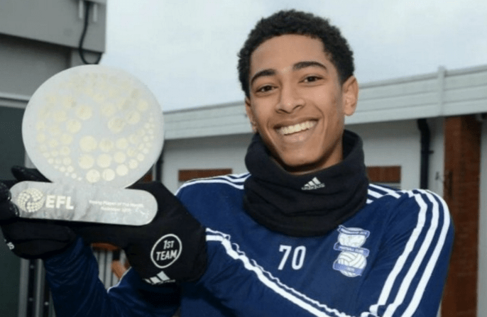 本泽马：皇马缺少有经验的人，能站出来说“这个地方你做错了”（本泽马：皇马缺少能在关键时刻指正错误的资深球员）