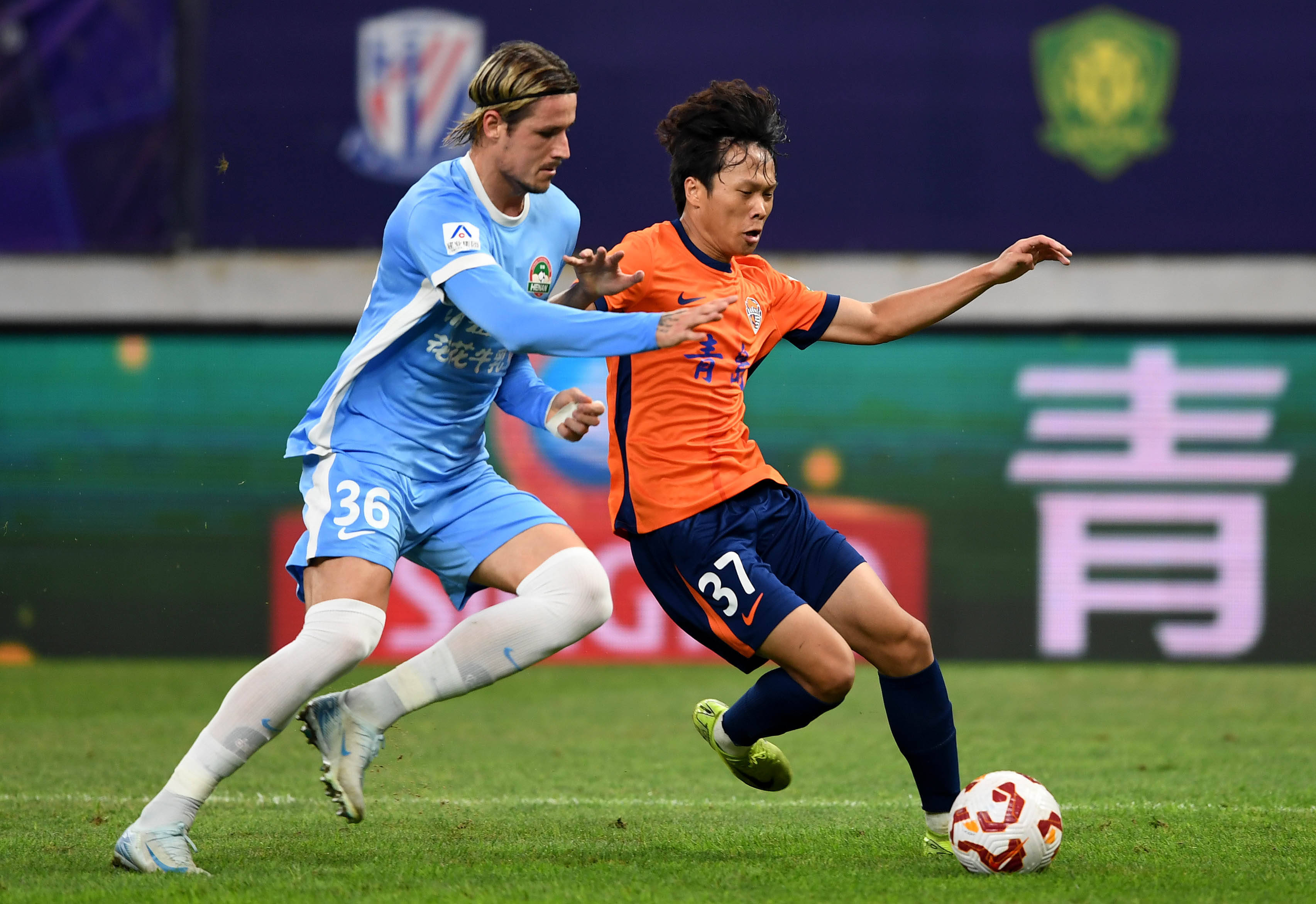 记录报：中国与日本的俱乐部关注葡超中场林肯；身价350万欧（《记录报》：中日多家俱乐部有意葡超中场林肯，估值约350万欧元）