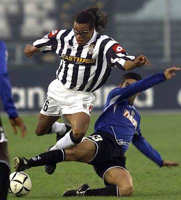 库库忆转会曼城失败：瓜帅点名我跪着去都行，但布莱顿要价高（库库忆赴曼城告吹：瓜帅点名我愿跪着去，奈何布莱顿要价过高）