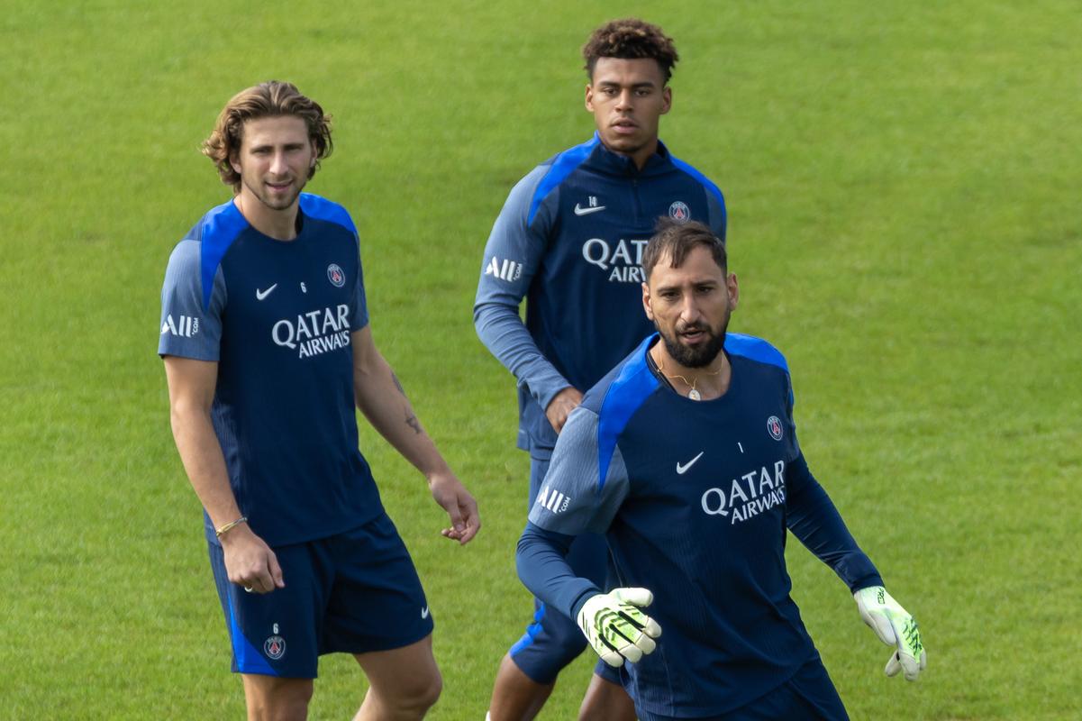 巴萨官方：将通过投票选出21世纪以来25个号码的最佳球员（巴萨官宣：发起投票评选21世纪以来25个球衣号码各自的最佳球员）