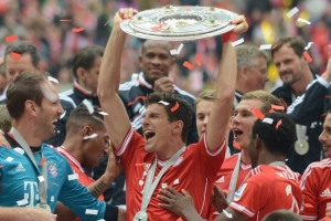 半场战报：热那亚1-1维罗纳，洛伦佐-科隆博建功，拉菲克-贝尔加利破门（半场快讯：热那亚1-1维罗纳，洛伦佐-科隆博与拉菲克-贝尔加利各入一球）