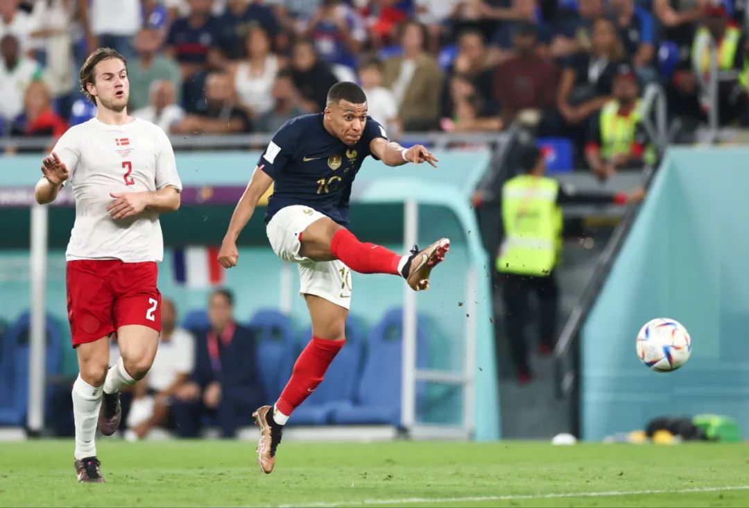 TA：利物浦中场莫顿即将加盟里昂，转会费含浮动约1500万镑（TA：利物浦中场莫顿将转投里昂，转会费约1500万英镑（含浮动））