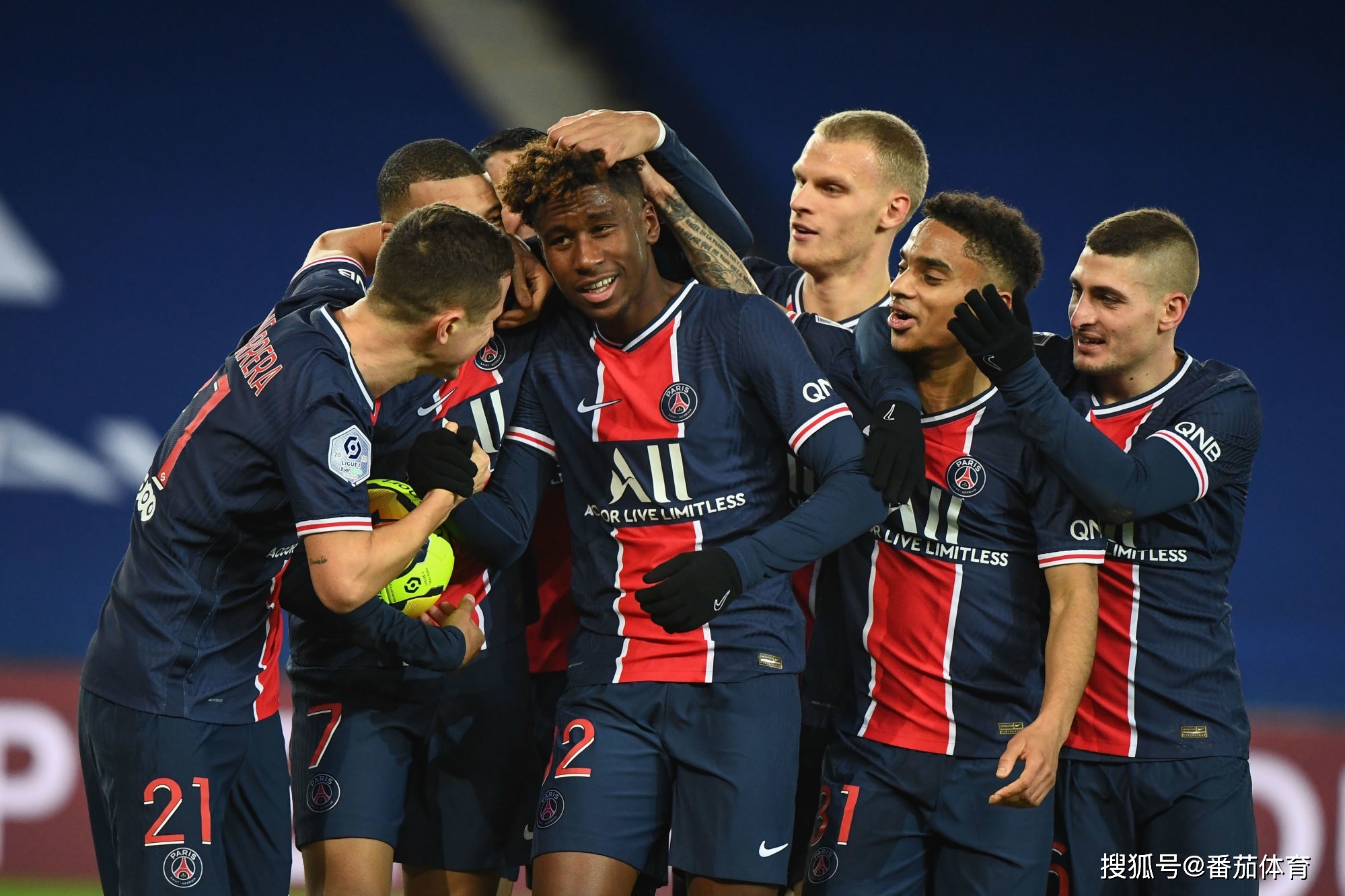 21世纪五大联赛外场球员出场时间榜：C罗、拉莫斯、梅西前3（21世纪五大联赛外场出场时长排名：C罗、拉莫斯、梅西位居前三）