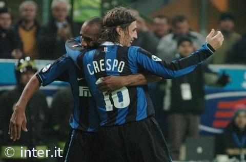 内维尔：萨拉赫做法不对，C罗在曼联曾做过类似事让我很不满（内维尔批评萨拉赫行为不当：C罗在曼联时的相似举动也曾令我不满）