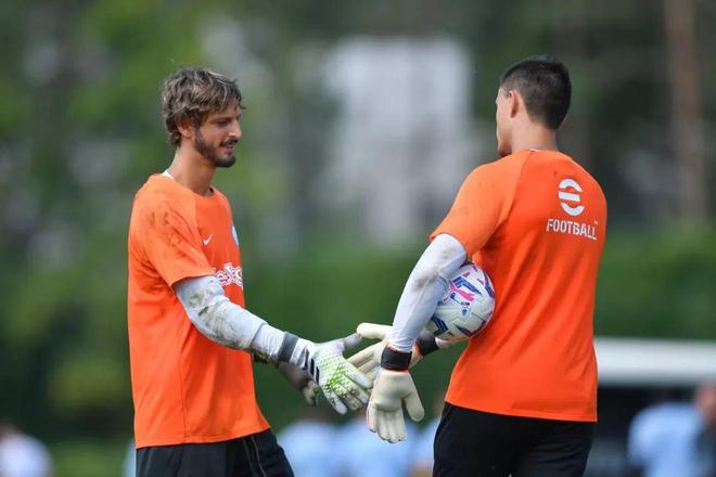 热议泰州夺冠：点球明显练过；业余赛事已是中国足球重要部分（泰州加冕引发热议：点球训练有素，业余赛事已成中国足球关键一环）