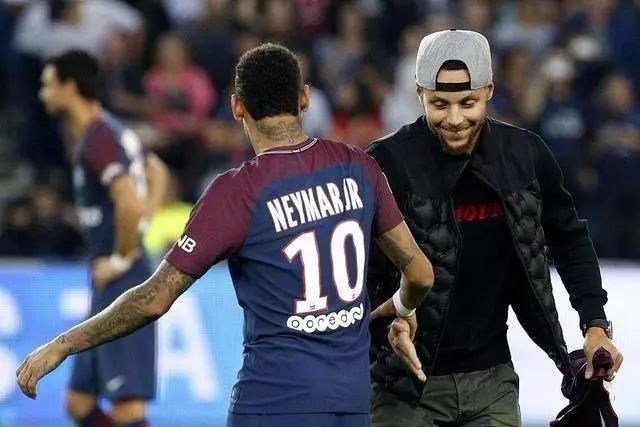 Emira Cup赛车：一台有“莲花魂”的赛道舞者（Emira Cup赛车：承载莲花精神的赛道舞者）